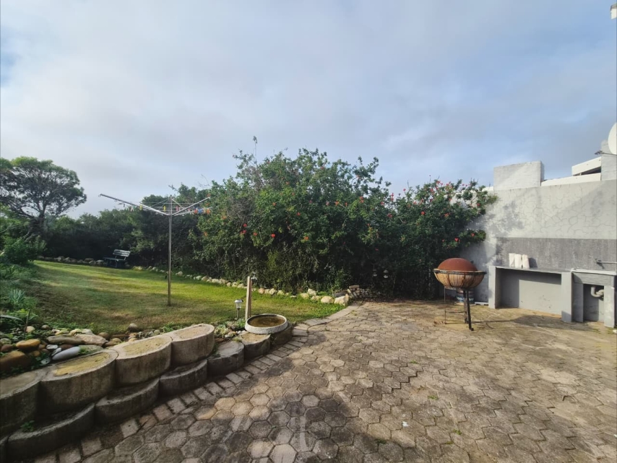 4 Bedroom Property for Sale in Stilbaai Wes Western Cape